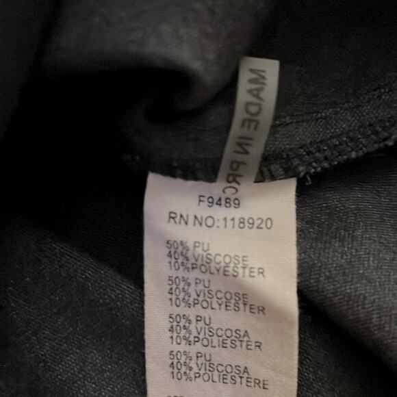 French Black snap front faux leather skirt XS - Picture 13 of 15